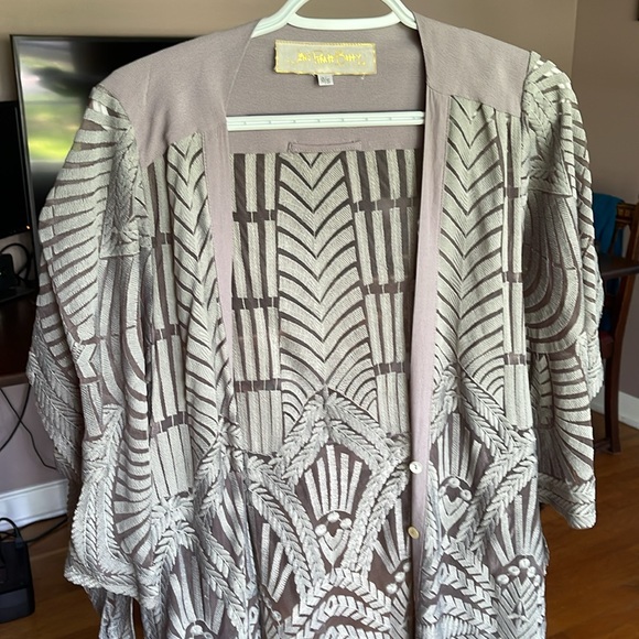 Jen's Pirate Booty Cypress Art Deco Lace Kimono - Picture 9 of 16